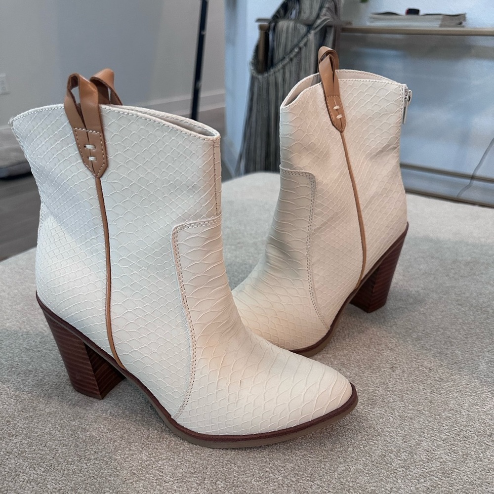 Cowgirl heeled boots